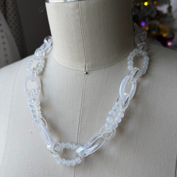 ZENZII | Celina Collar Gold Clear White Pattern Beaded & Solid Links Necklace - Picture 11 of 13
